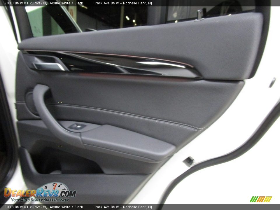 2018 BMW X1 xDrive28i Alpine White / Black Photo #16