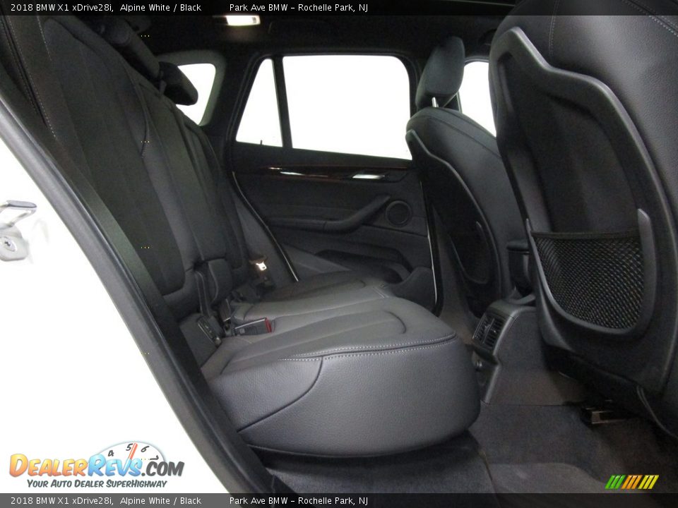 2018 BMW X1 xDrive28i Alpine White / Black Photo #18