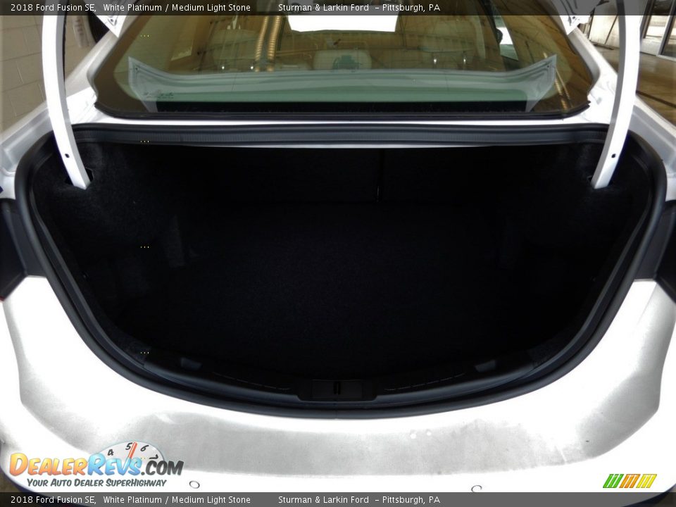 2018 Ford Fusion SE White Platinum / Medium Light Stone Photo #3