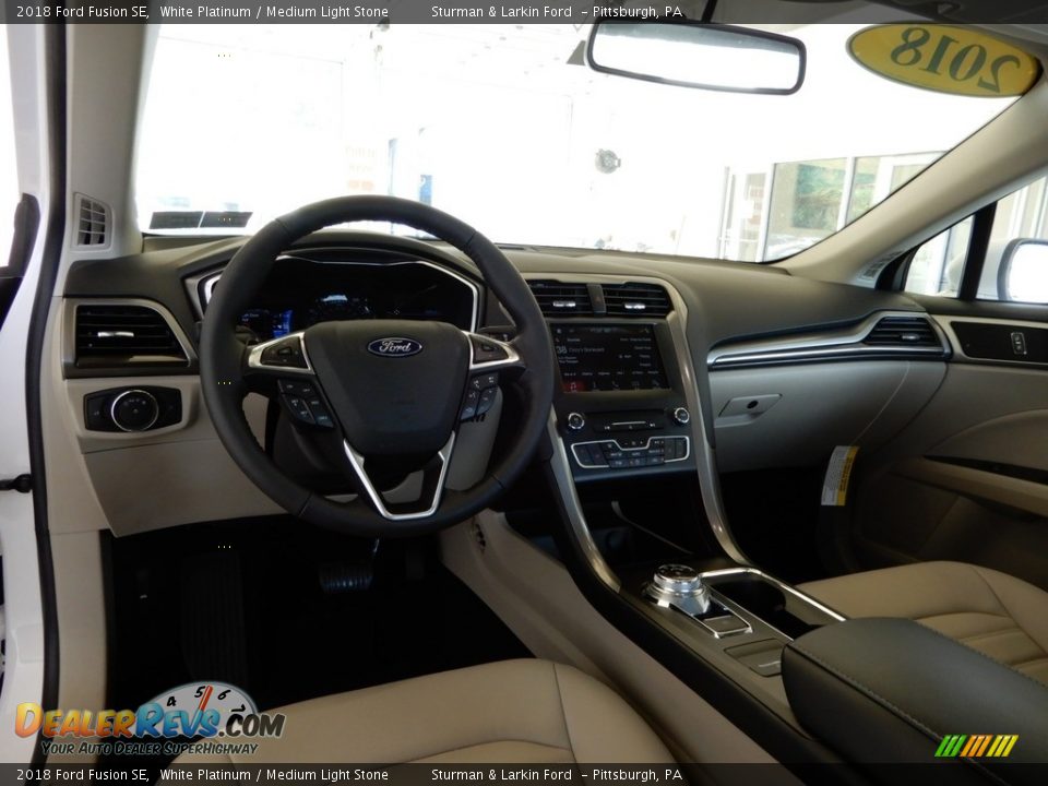 2018 Ford Fusion SE White Platinum / Medium Light Stone Photo #9