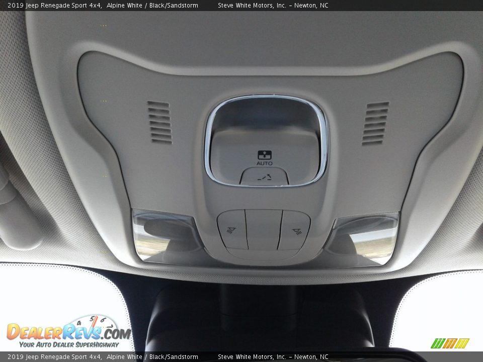 2019 Jeep Renegade Sport 4x4 Alpine White / Black/Sandstorm Photo #26