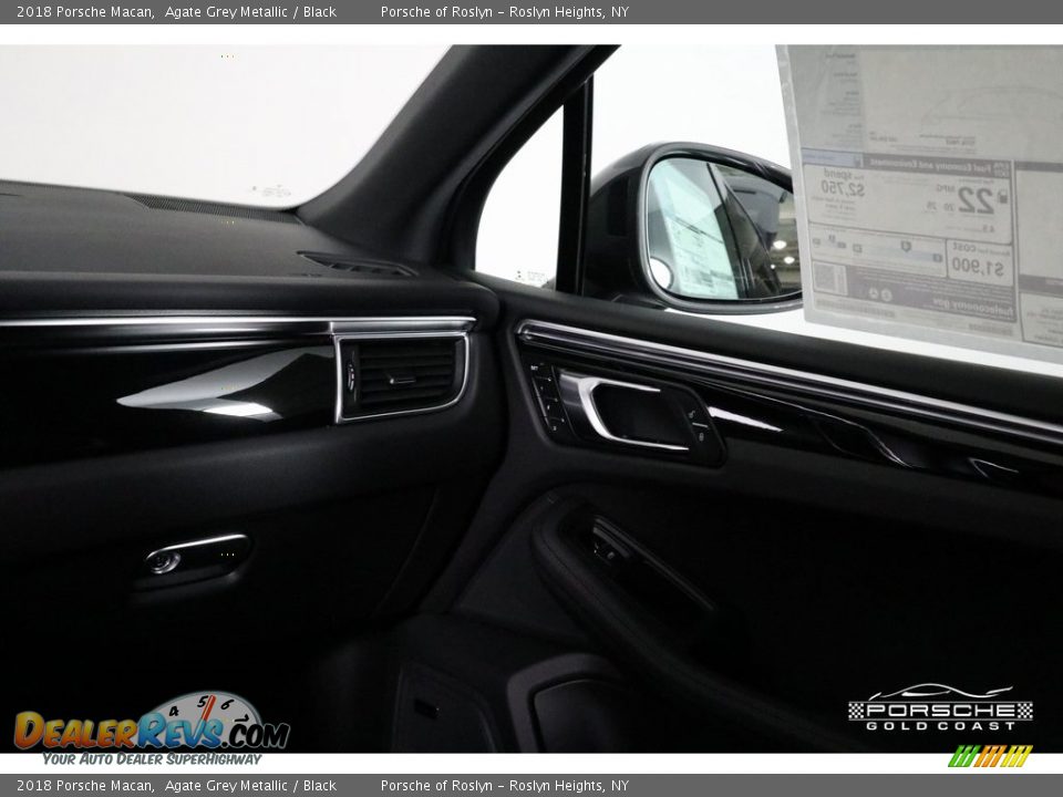 2018 Porsche Macan Agate Grey Metallic / Black Photo #17