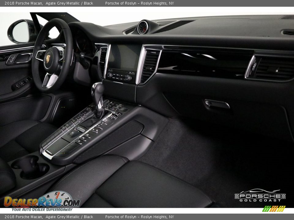 2018 Porsche Macan Agate Grey Metallic / Black Photo #24