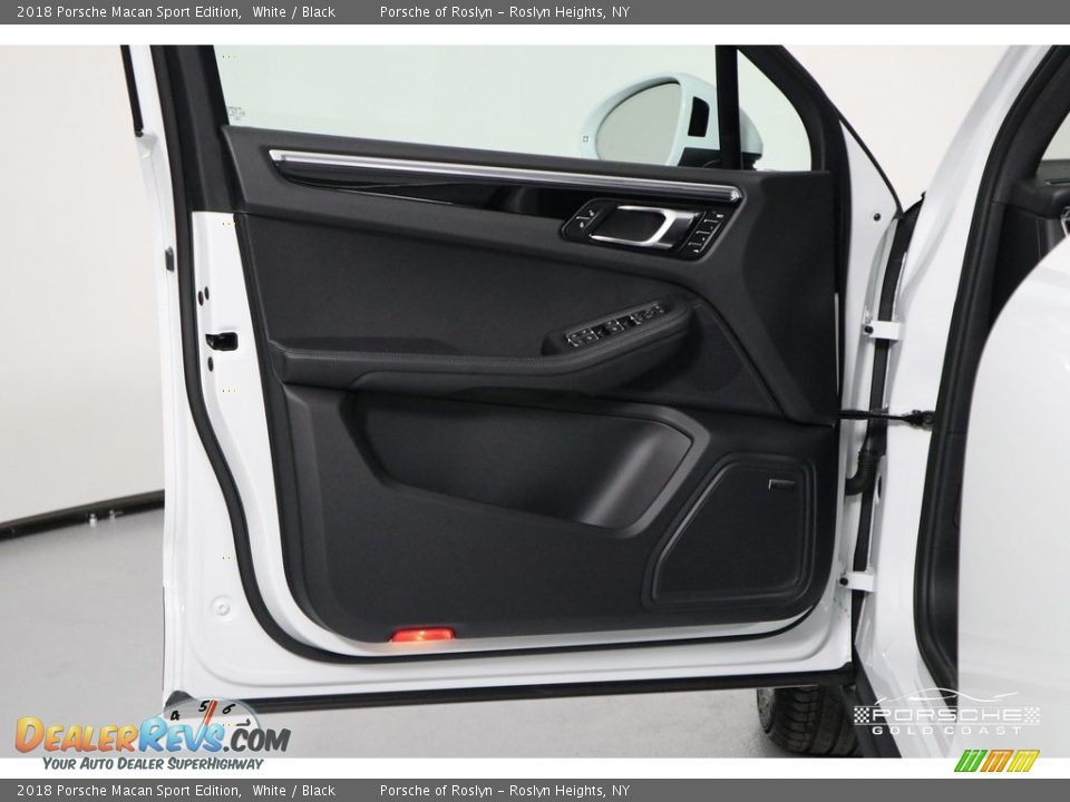 2018 Porsche Macan Sport Edition White / Black Photo #12