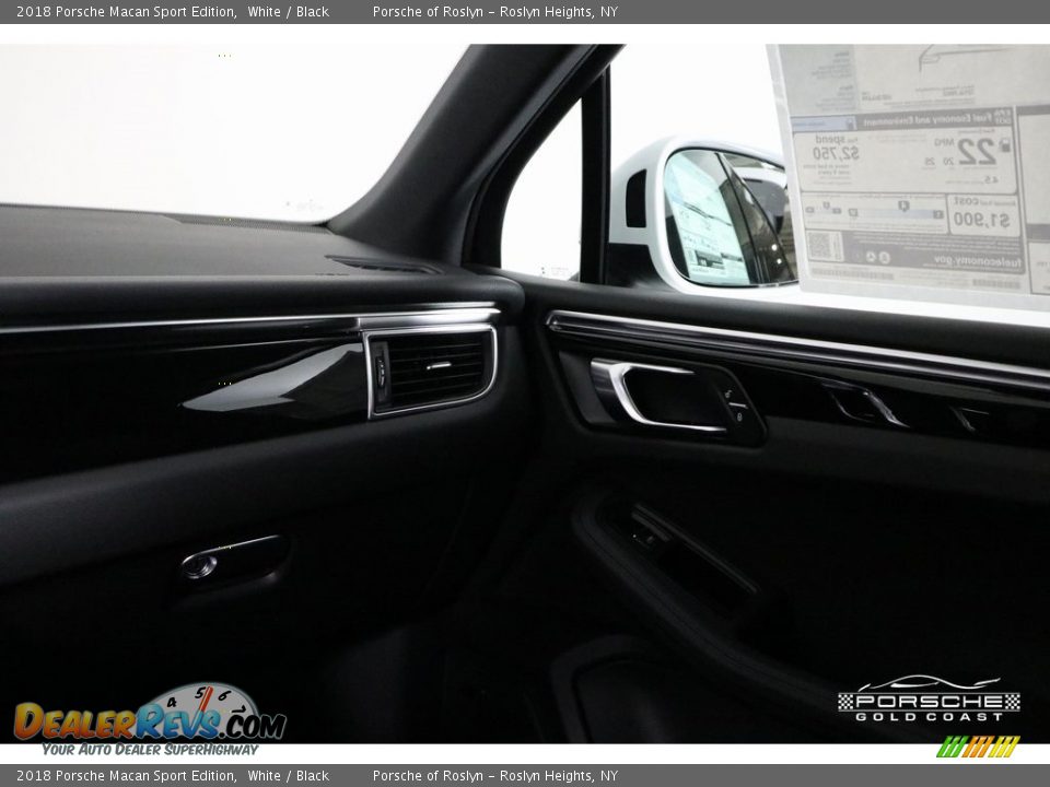 2018 Porsche Macan Sport Edition White / Black Photo #18