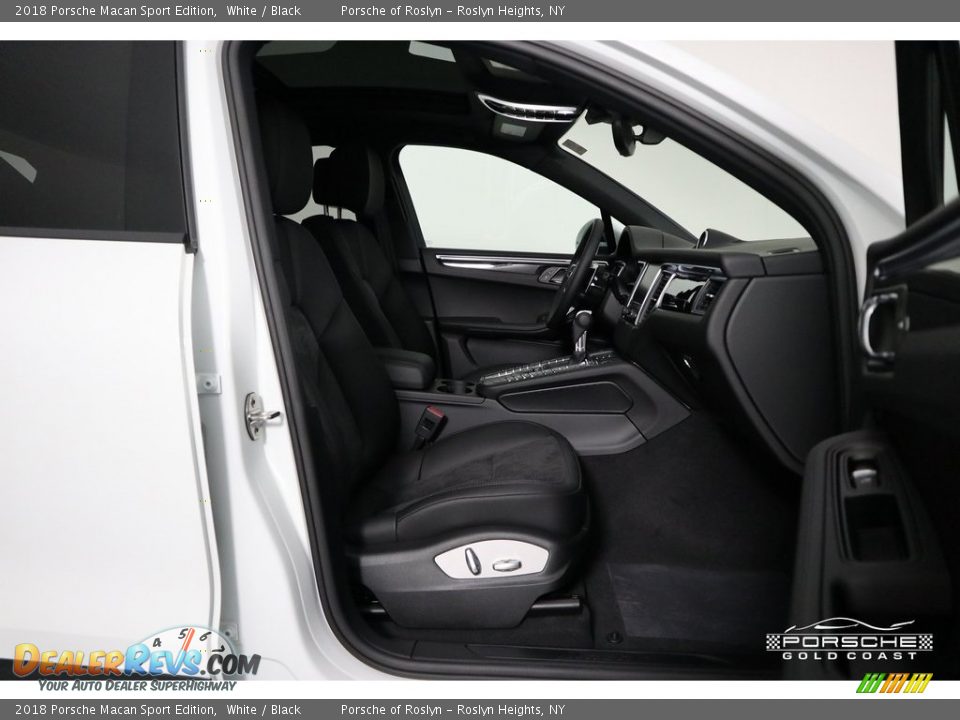 2018 Porsche Macan Sport Edition White / Black Photo #23