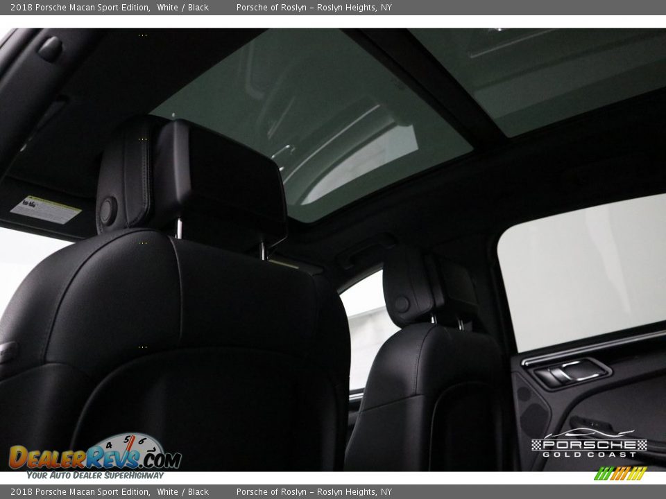 2018 Porsche Macan Sport Edition White / Black Photo #26