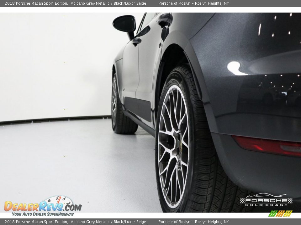 2018 Porsche Macan Sport Edition Volcano Grey Metallic / Black/Luxor Beige Photo #5