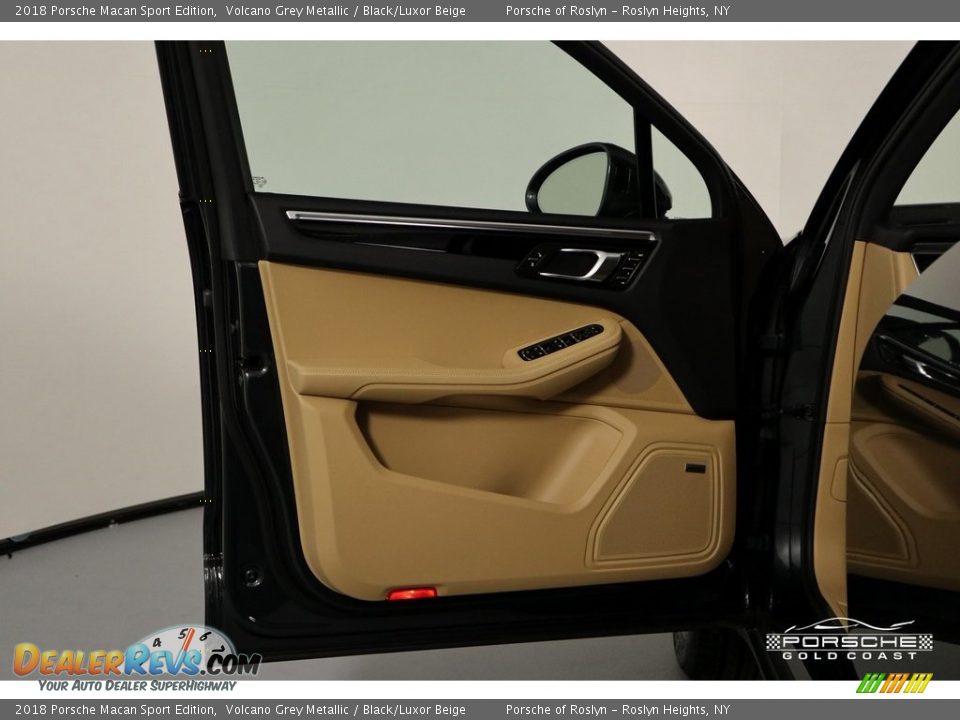 2018 Porsche Macan Sport Edition Volcano Grey Metallic / Black/Luxor Beige Photo #13