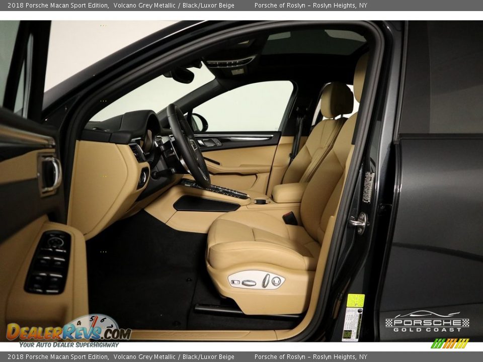 2018 Porsche Macan Sport Edition Volcano Grey Metallic / Black/Luxor Beige Photo #14