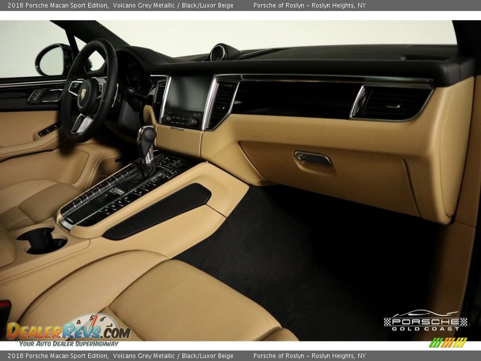 2018 Porsche Macan Sport Edition Volcano Grey Metallic / Black/Luxor Beige Photo #22