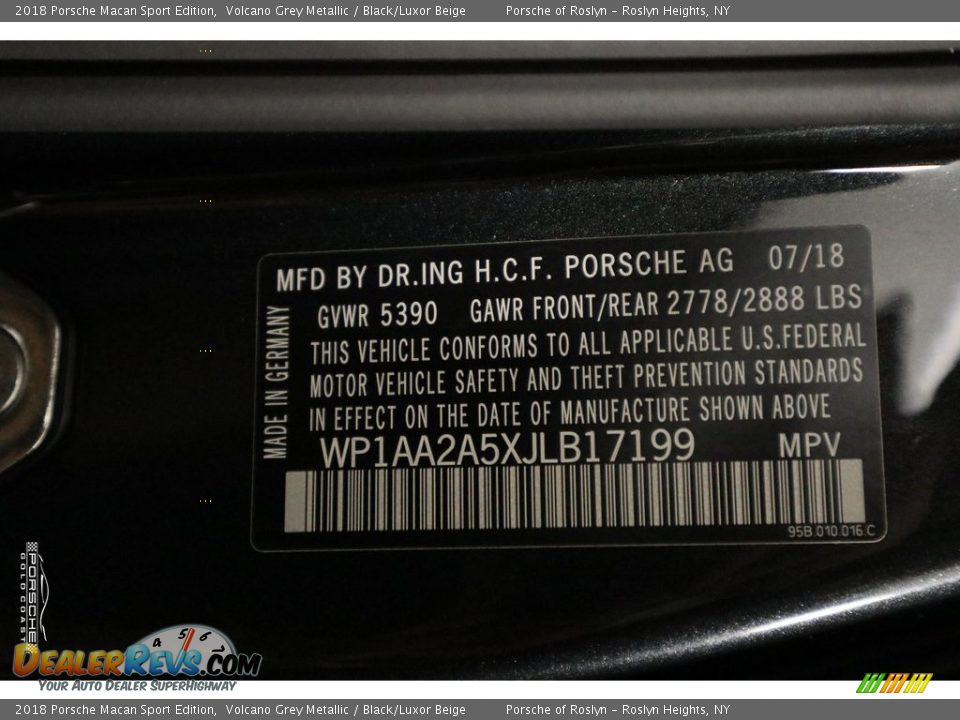 2018 Porsche Macan Sport Edition Volcano Grey Metallic / Black/Luxor Beige Photo #24