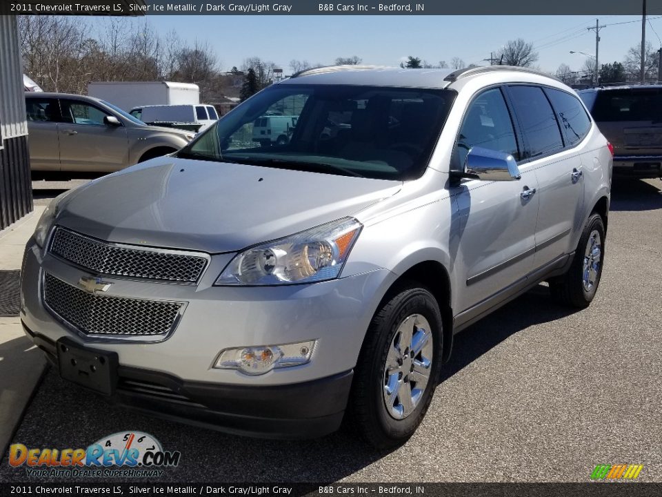2011 Chevrolet Traverse LS Silver Ice Metallic / Dark Gray/Light Gray Photo #9