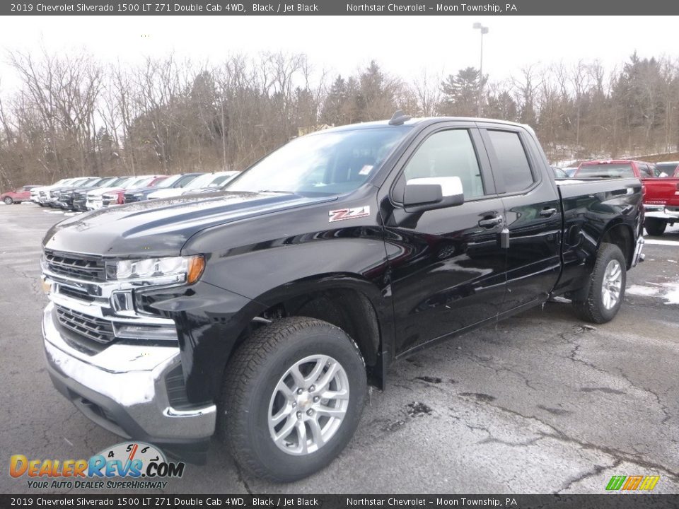 Front 3/4 View of 2019 Chevrolet Silverado 1500 LT Z71 Double Cab 4WD Photo #1