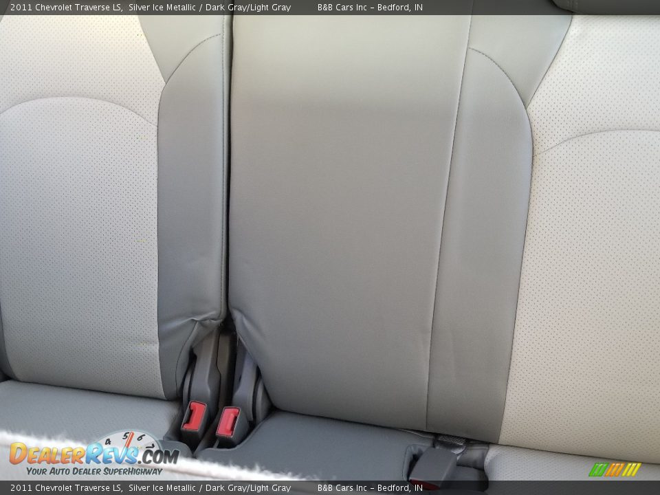 2011 Chevrolet Traverse LS Silver Ice Metallic / Dark Gray/Light Gray Photo #17