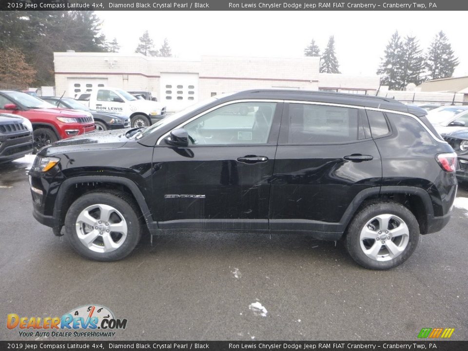 2019 Jeep Compass Latitude 4x4 Diamond Black Crystal Pearl / Black Photo #3