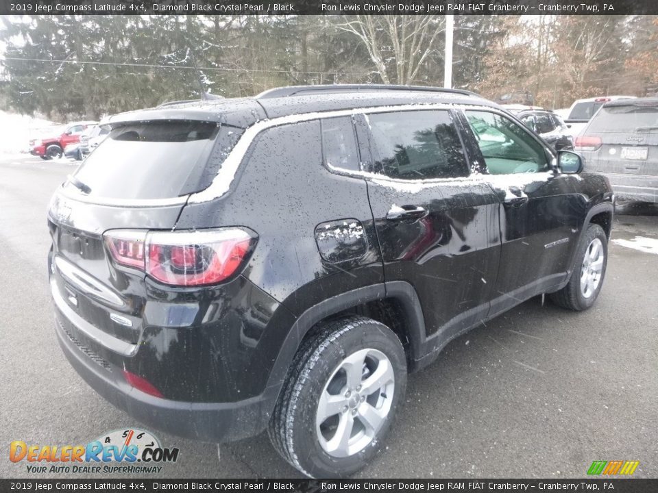 2019 Jeep Compass Latitude 4x4 Diamond Black Crystal Pearl / Black Photo #6
