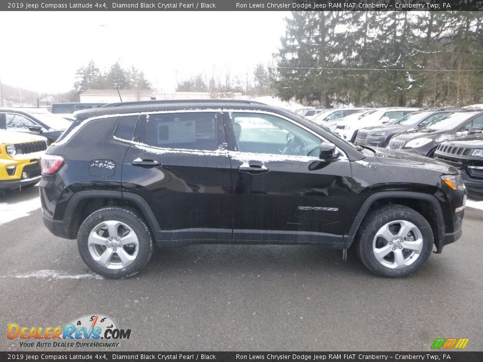 2019 Jeep Compass Latitude 4x4 Diamond Black Crystal Pearl / Black Photo #7