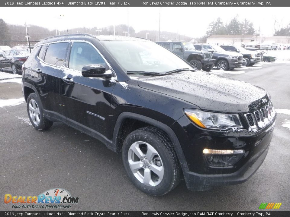 2019 Jeep Compass Latitude 4x4 Diamond Black Crystal Pearl / Black Photo #8