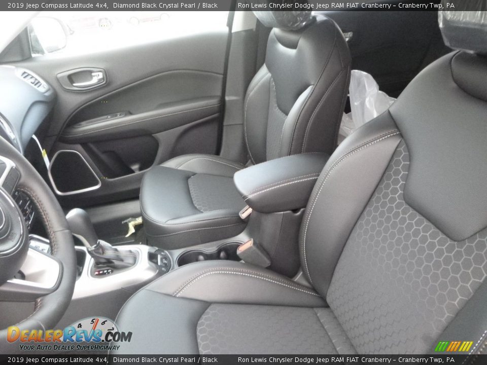 2019 Jeep Compass Latitude 4x4 Diamond Black Crystal Pearl / Black Photo #15