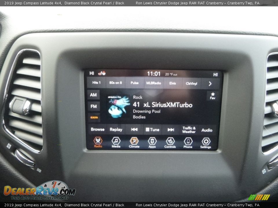 2019 Jeep Compass Latitude 4x4 Diamond Black Crystal Pearl / Black Photo #16