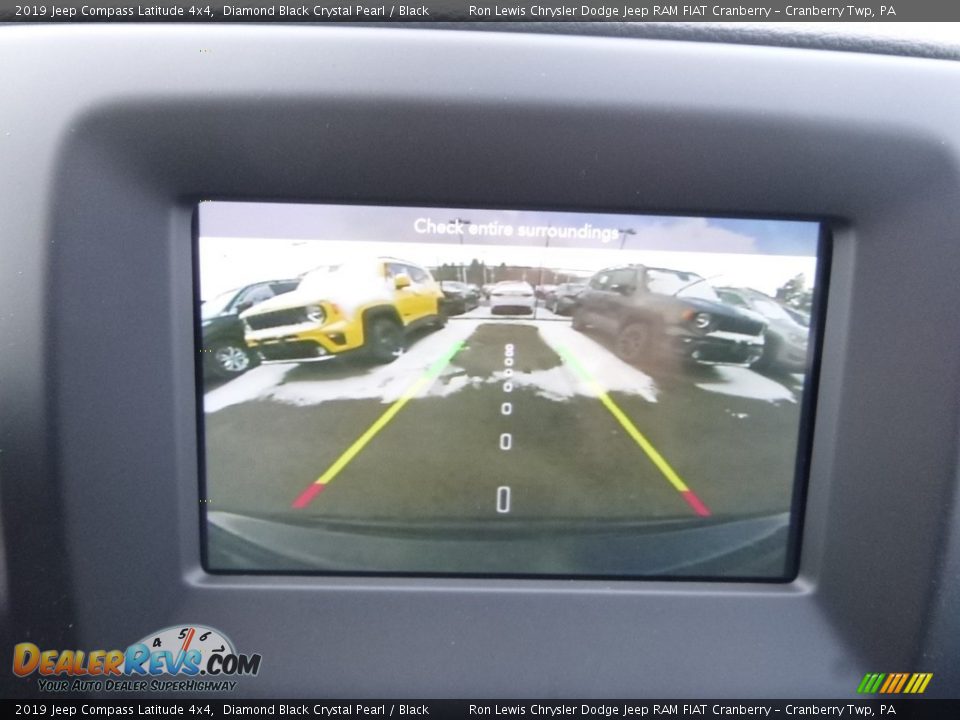 2019 Jeep Compass Latitude 4x4 Diamond Black Crystal Pearl / Black Photo #18