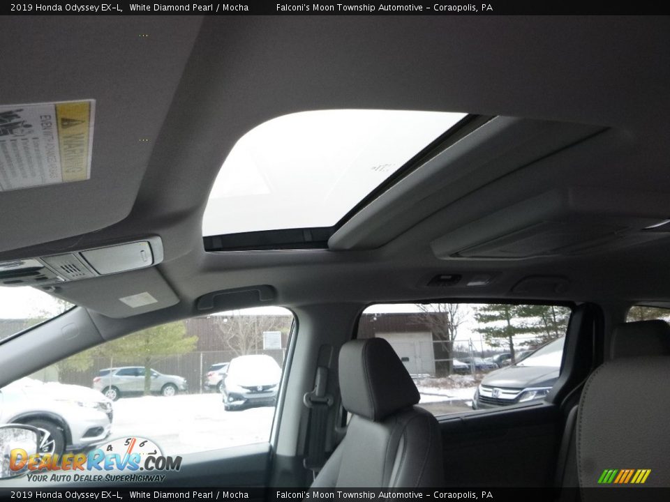 2019 Honda Odyssey EX-L White Diamond Pearl / Mocha Photo #12