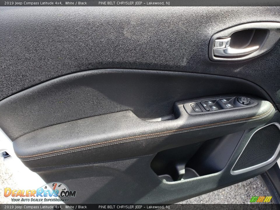 2019 Jeep Compass Latitude 4x4 White / Black Photo #8