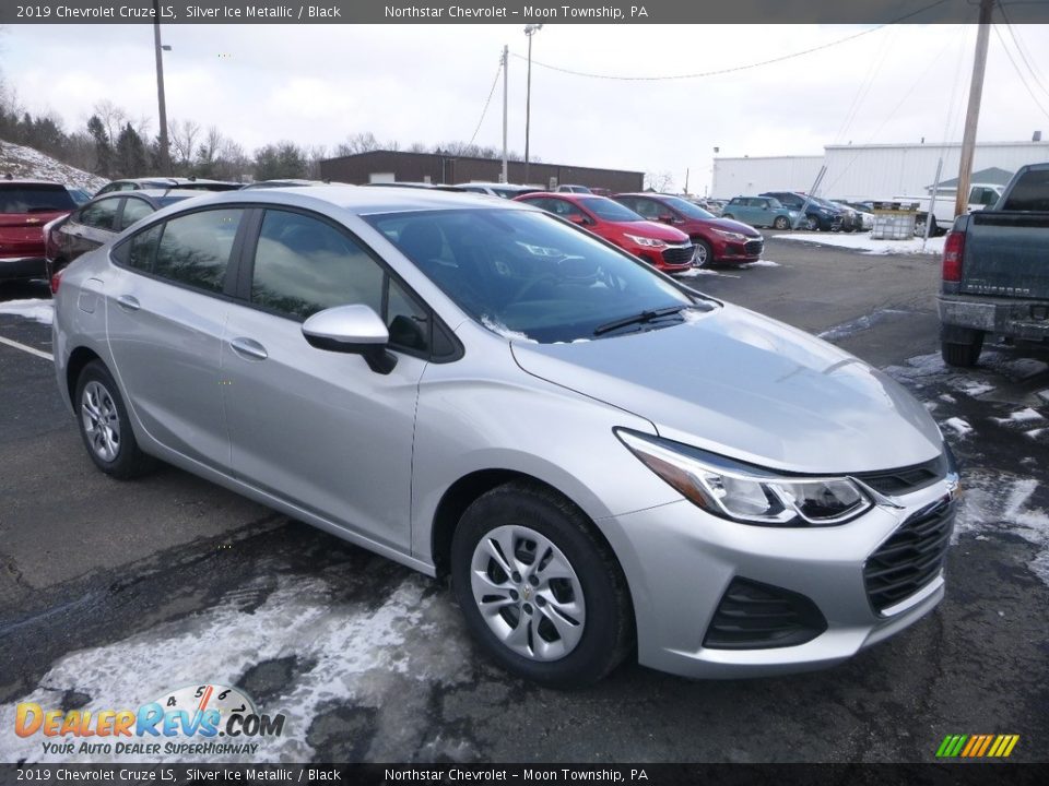 Front 3/4 View of 2019 Chevrolet Cruze LS Photo #7
