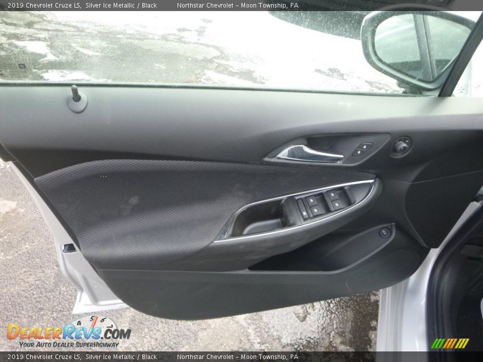 2019 Chevrolet Cruze LS Silver Ice Metallic / Black Photo #14