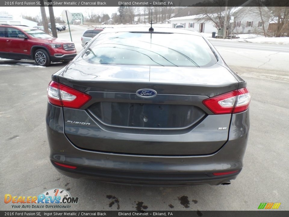2016 Ford Fusion SE Ingot Silver Metallic / Charcoal Black Photo #6