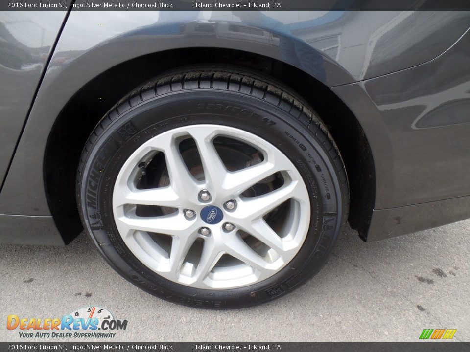 2016 Ford Fusion SE Ingot Silver Metallic / Charcoal Black Photo #9