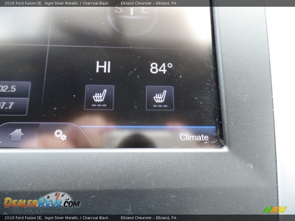 2016 Ford Fusion SE Ingot Silver Metallic / Charcoal Black Photo #21