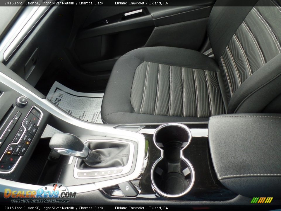 2016 Ford Fusion SE Ingot Silver Metallic / Charcoal Black Photo #23