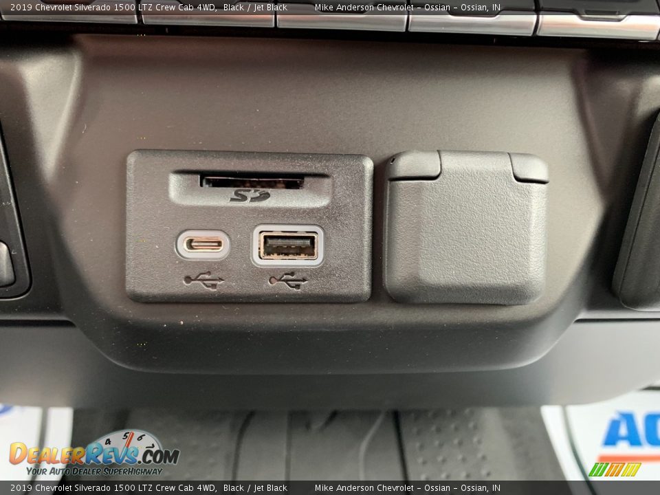 2019 Chevrolet Silverado 1500 LTZ Crew Cab 4WD Black / Jet Black Photo #33
