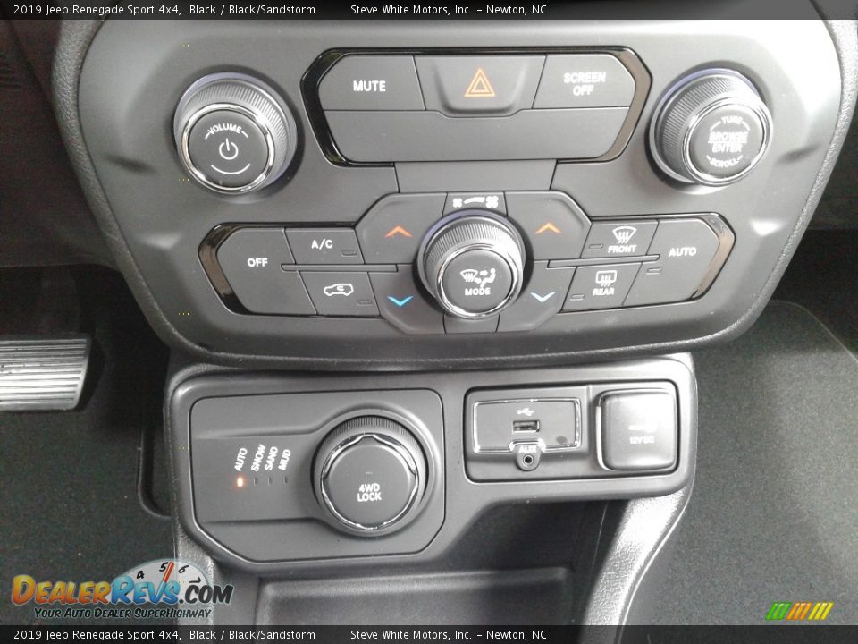 2019 Jeep Renegade Sport 4x4 Black / Black/Sandstorm Photo #24
