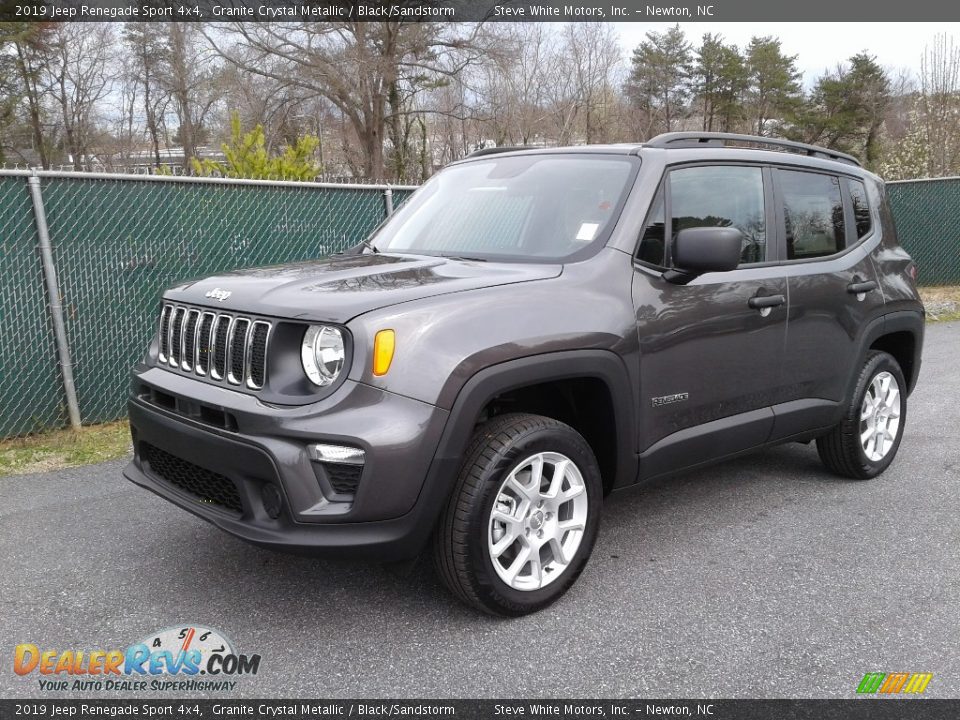 Front 3/4 View of 2019 Jeep Renegade Sport 4x4 Photo #2