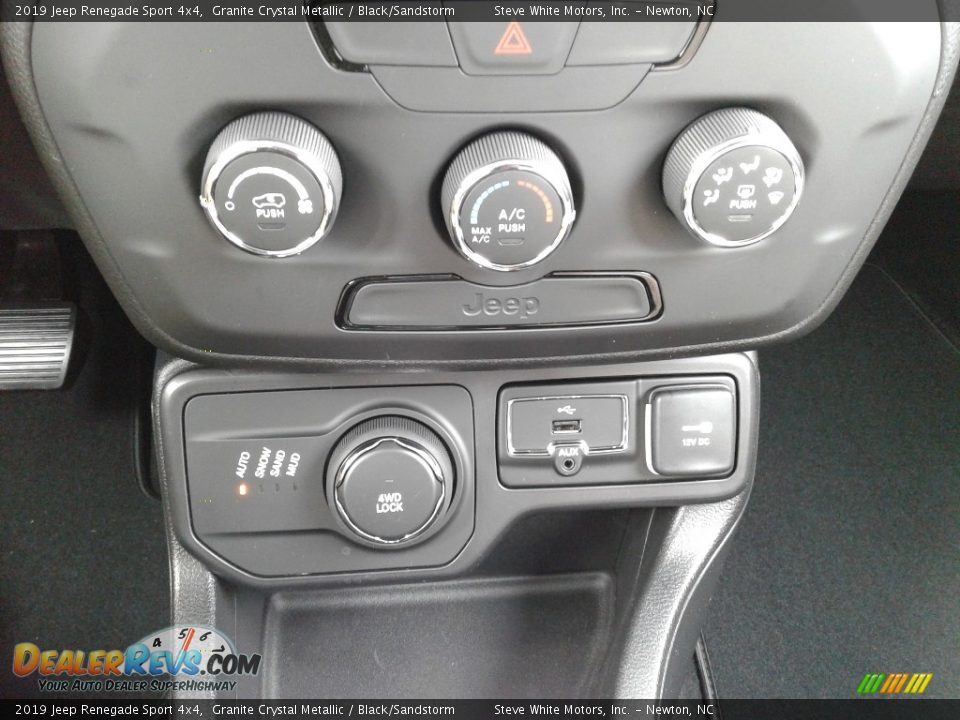 2019 Jeep Renegade Sport 4x4 Granite Crystal Metallic / Black/Sandstorm Photo #22