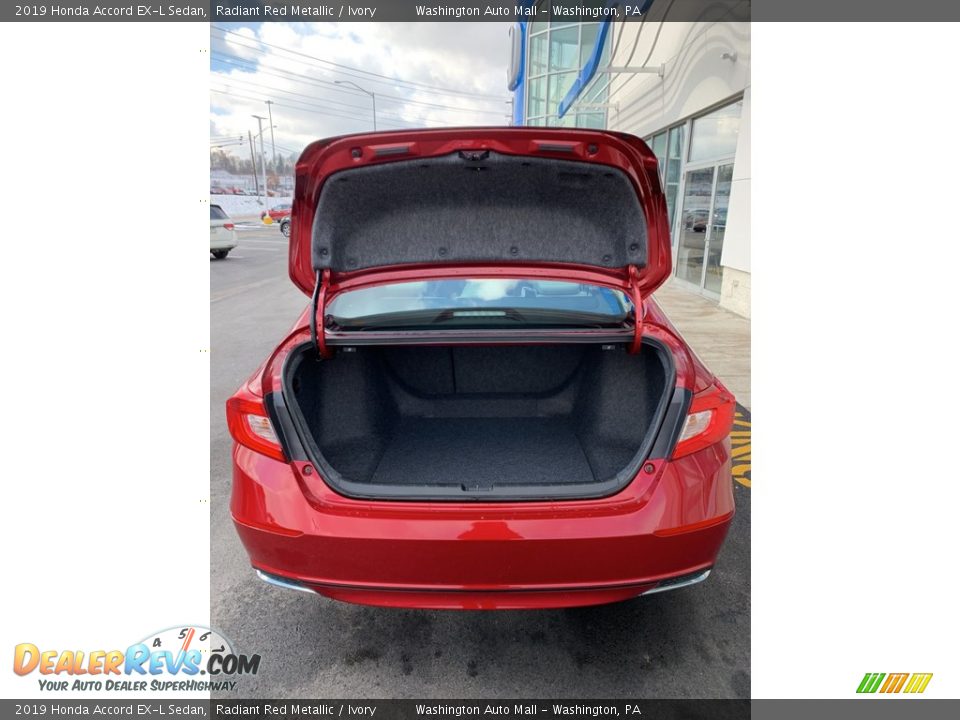 2019 Honda Accord EX-L Sedan Radiant Red Metallic / Ivory Photo #20