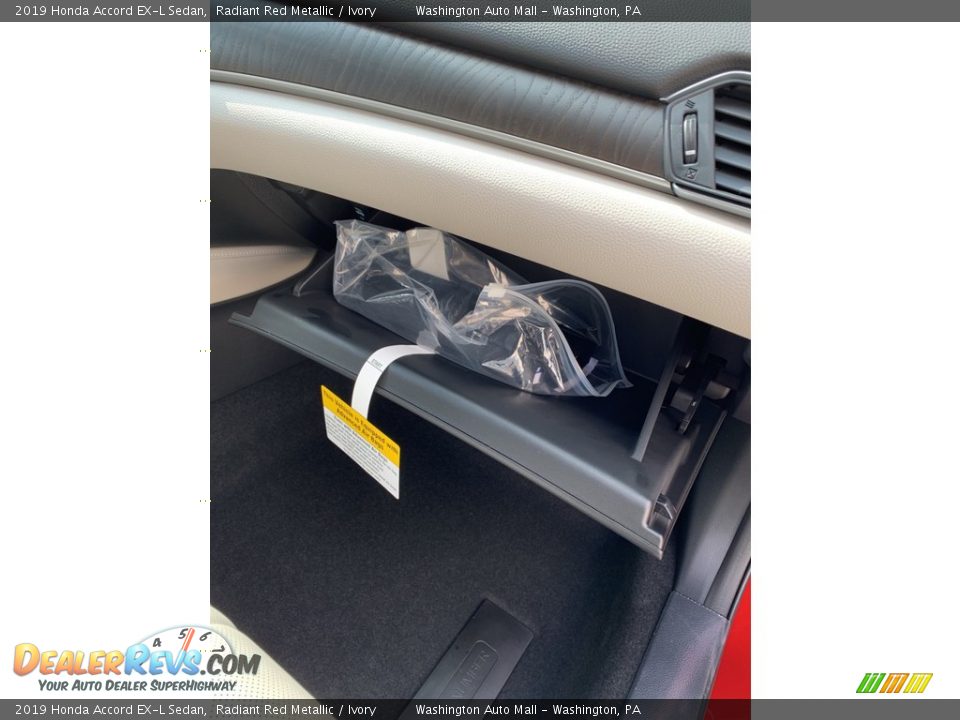 2019 Honda Accord EX-L Sedan Radiant Red Metallic / Ivory Photo #30