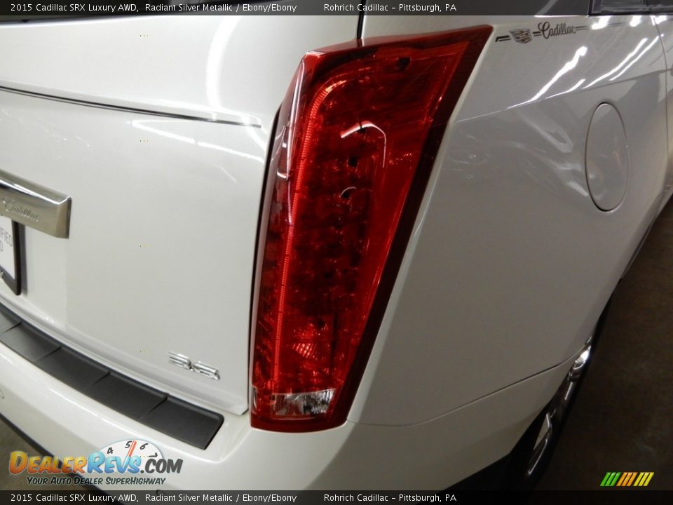 2015 Cadillac SRX Luxury AWD Radiant Silver Metallic / Ebony/Ebony Photo #11