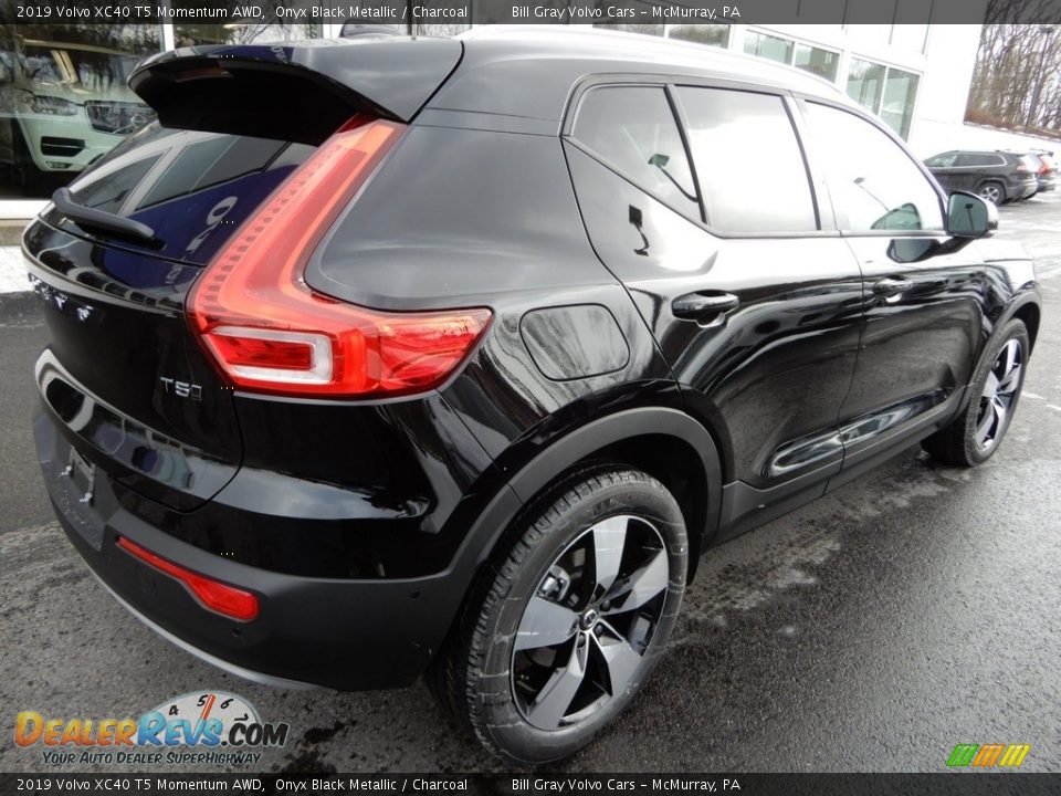 2019 Volvo XC40 T5 Momentum AWD Onyx Black Metallic / Charcoal Photo #2