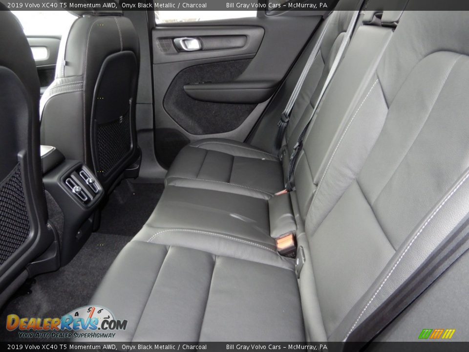 2019 Volvo XC40 T5 Momentum AWD Onyx Black Metallic / Charcoal Photo #8