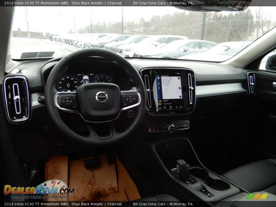 2019 Volvo XC40 T5 Momentum AWD Onyx Black Metallic / Charcoal Photo #9
