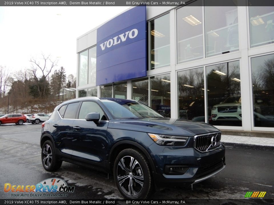 Front 3/4 View of 2019 Volvo XC40 T5 Inscription AWD Photo #1
