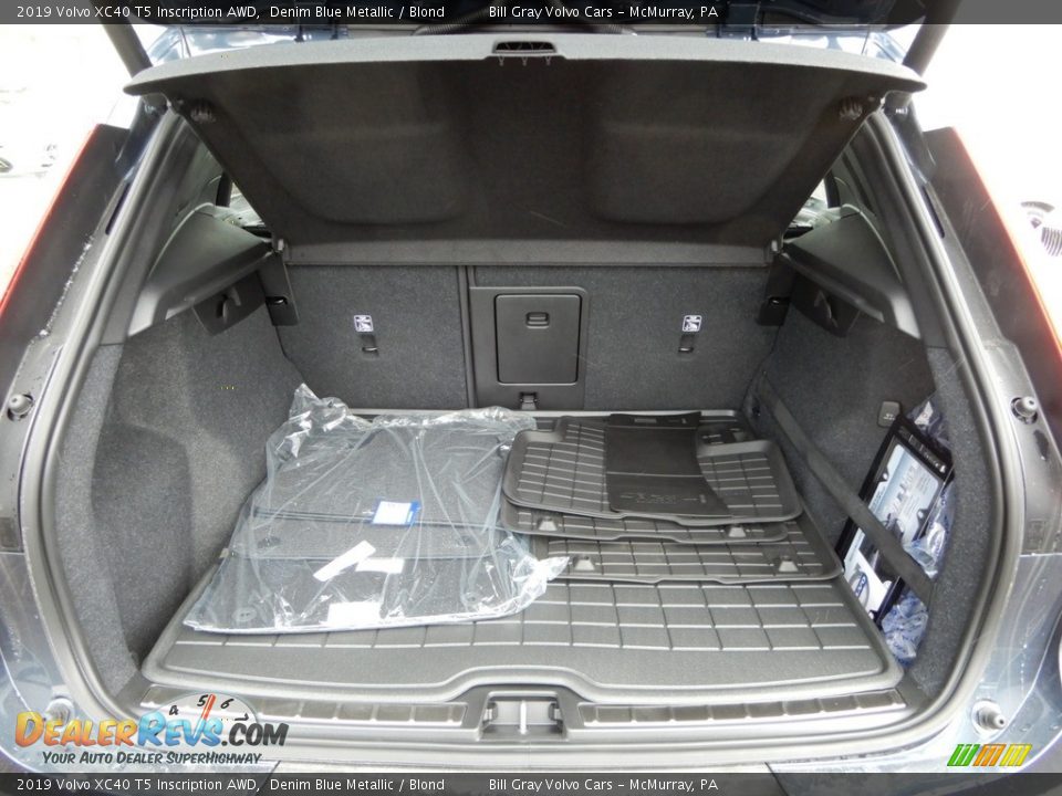 2019 Volvo XC40 T5 Inscription AWD Denim Blue Metallic / Blond Photo #3