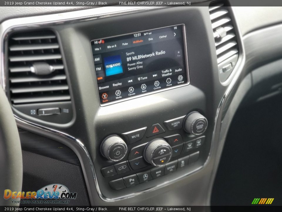 2019 Jeep Grand Cherokee Upland 4x4 Sting-Gray / Black Photo #10