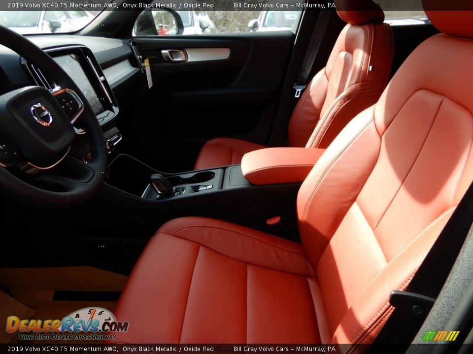 Front Seat of 2019 Volvo XC40 T5 Momentum AWD Photo #7