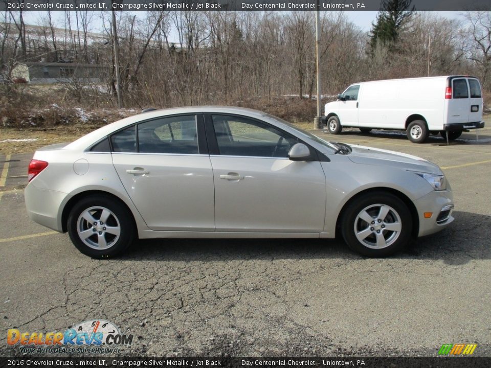 2016 Chevrolet Cruze Limited LT Champagne Silver Metallic / Jet Black Photo #7