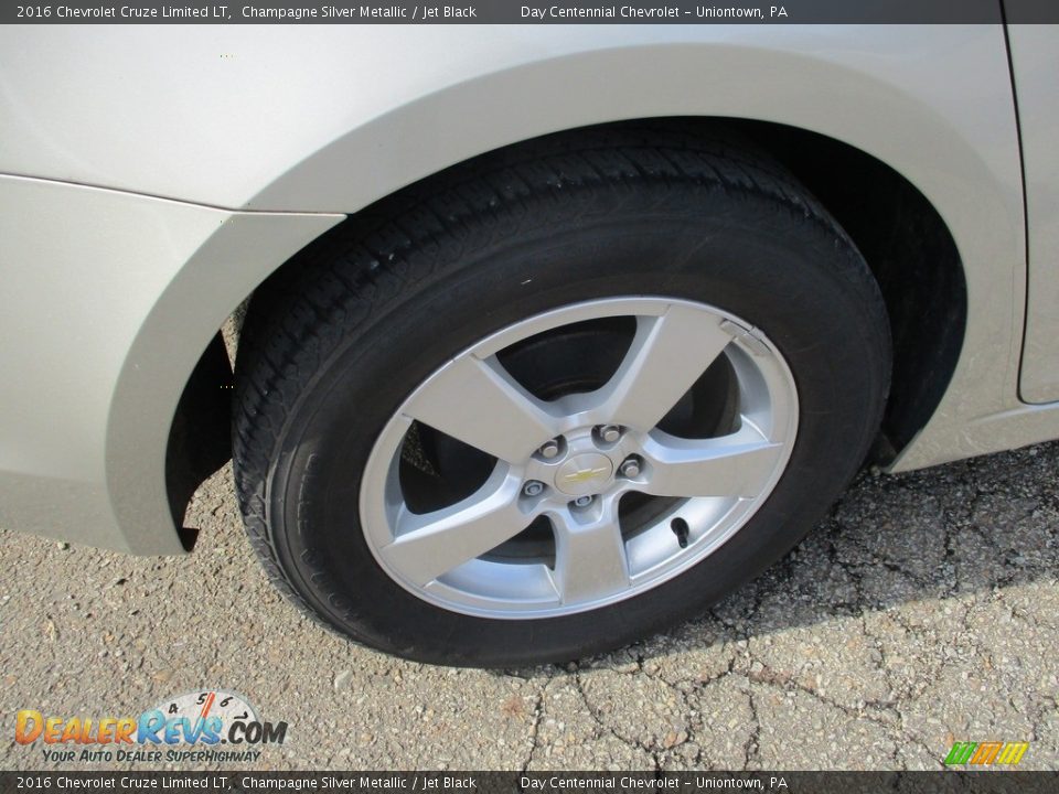 2016 Chevrolet Cruze Limited LT Champagne Silver Metallic / Jet Black Photo #8